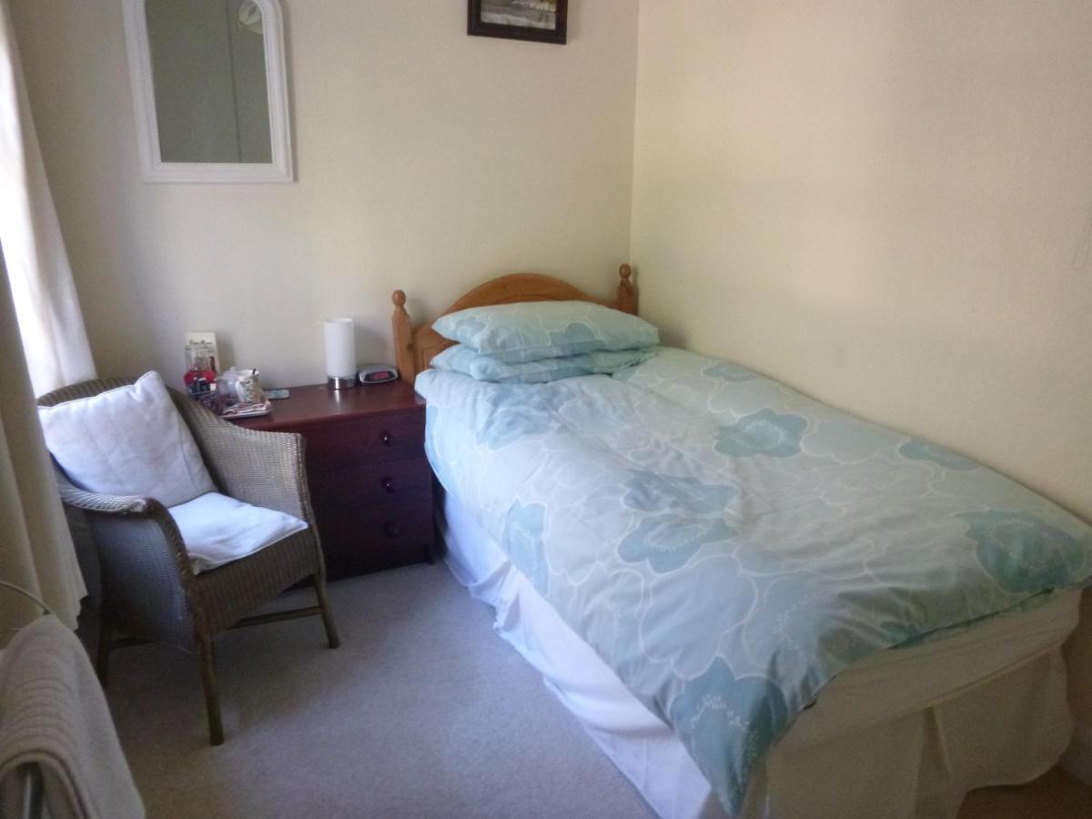 Chart House Bed And Breakfast ดอร์กิง ภายนอก รูปภาพ